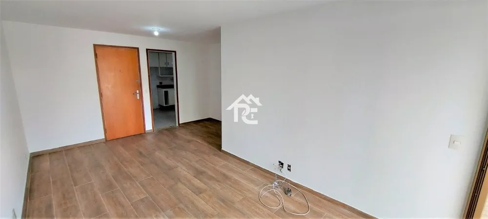 Apartamento à venda com 2 quartos, 70m² - Foto 4