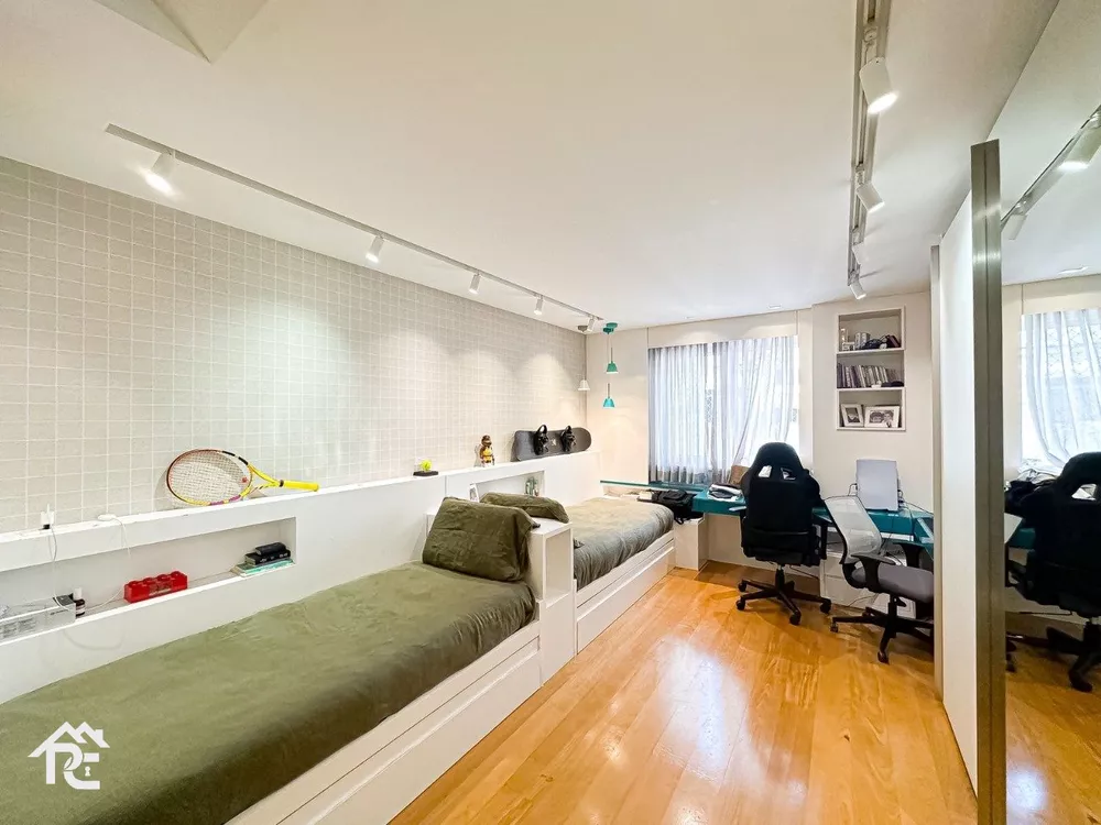 Apartamento, 3 quartos, 270 m² - Foto 2