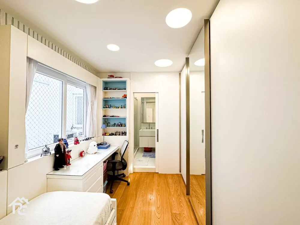 Apartamento, 3 quartos, 270 m² - Foto 1