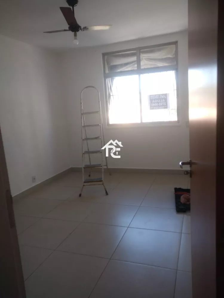 Apartamento à venda com 2 quartos, 75m² - Foto 2