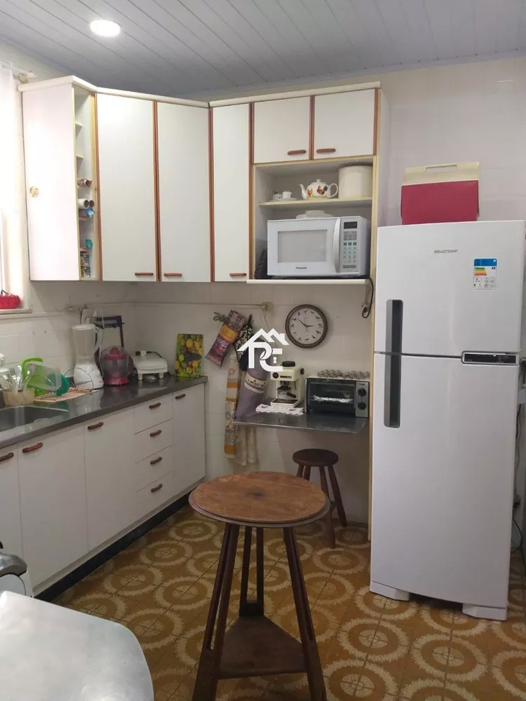 Casa, 4 quartos, 180 m² - Foto 1