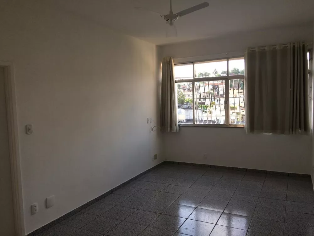 Apartamento à venda com 3 quartos, 98m² - Foto 2