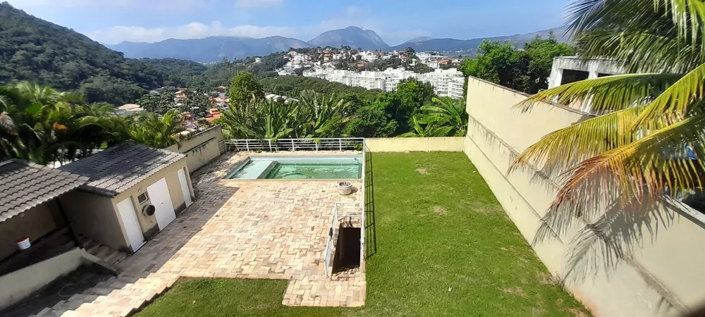 Casa de Condomínio à venda com 4 quartos, 353m² - Foto 2