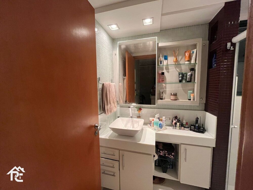 Apartamento à venda com 3 quartos, 140m² - Foto 3