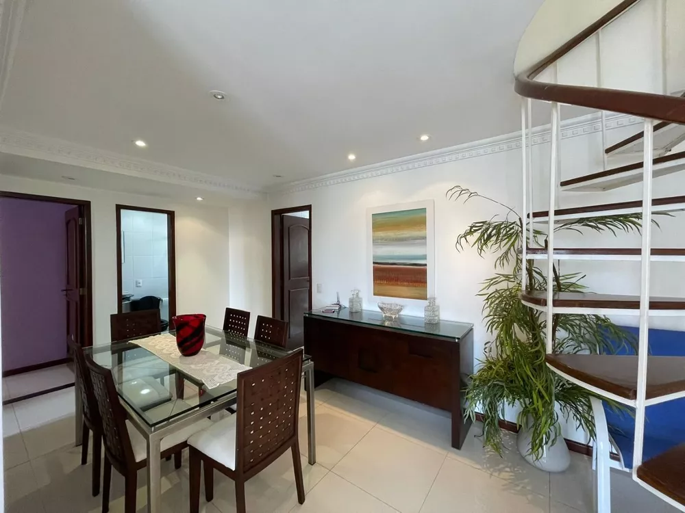 Cobertura, 3 quartos, 220 m² - Foto 2