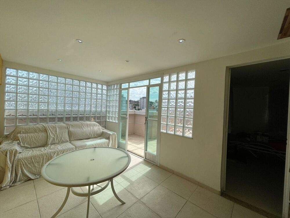 Cobertura à venda com 3 quartos, 220m² - Foto 2
