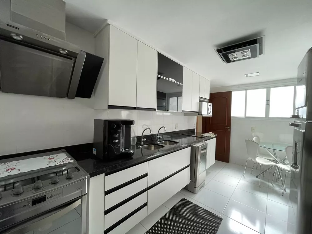 Cobertura, 3 quartos, 220 m² - Foto 3