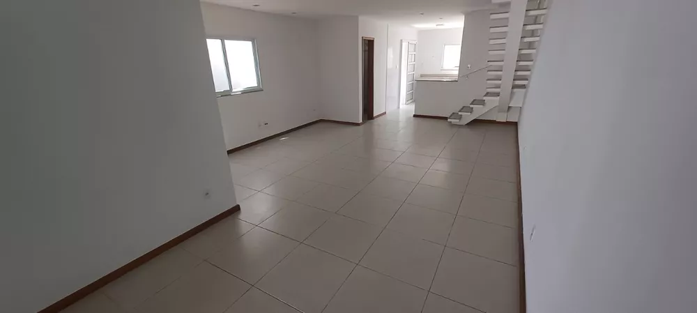 Casa à venda com 3 quartos, 165m² - Foto 2