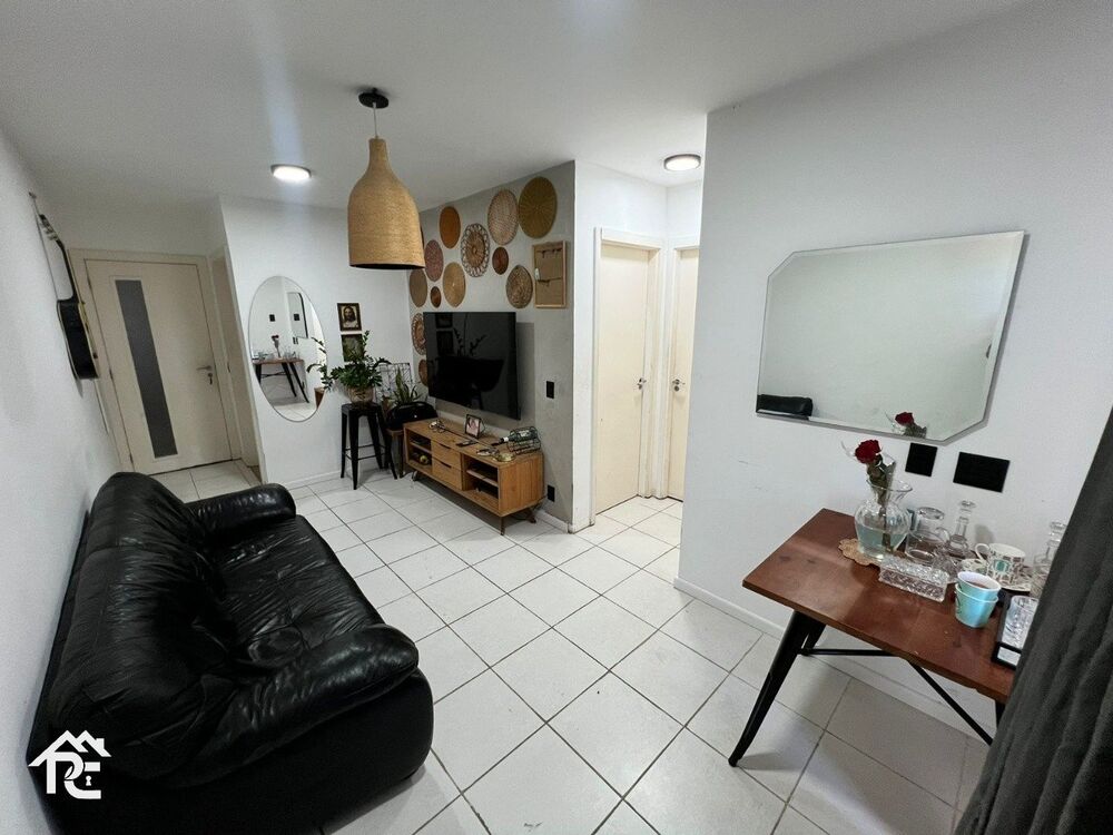 Apartamento à venda com 2 quartos, 66m² - Foto 1
