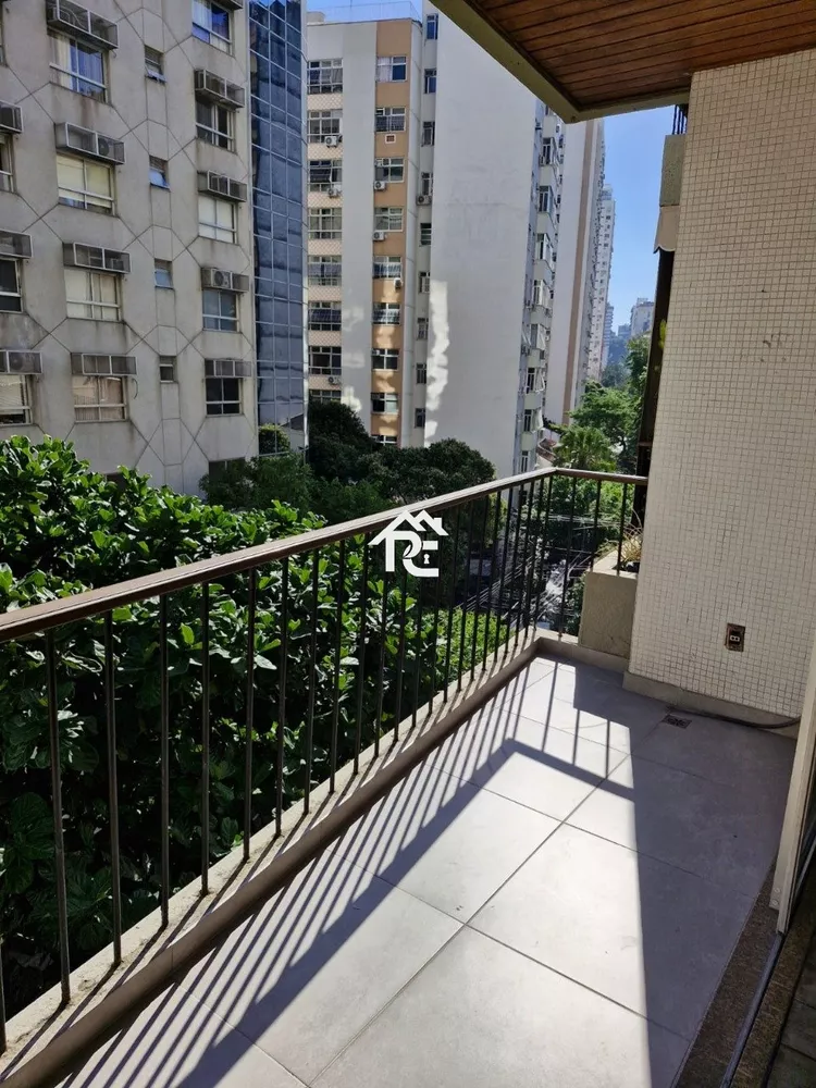 Apartamento à venda com 4 quartos, 230m² - Foto 1