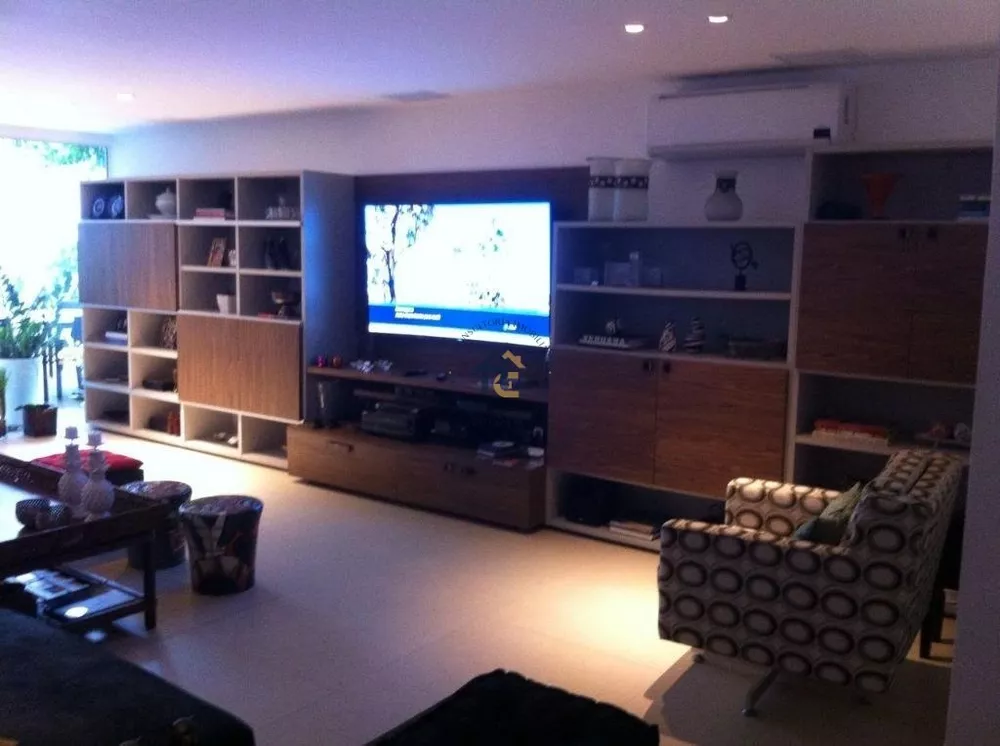Casa, 4 quartos, 351 m² - Foto 1