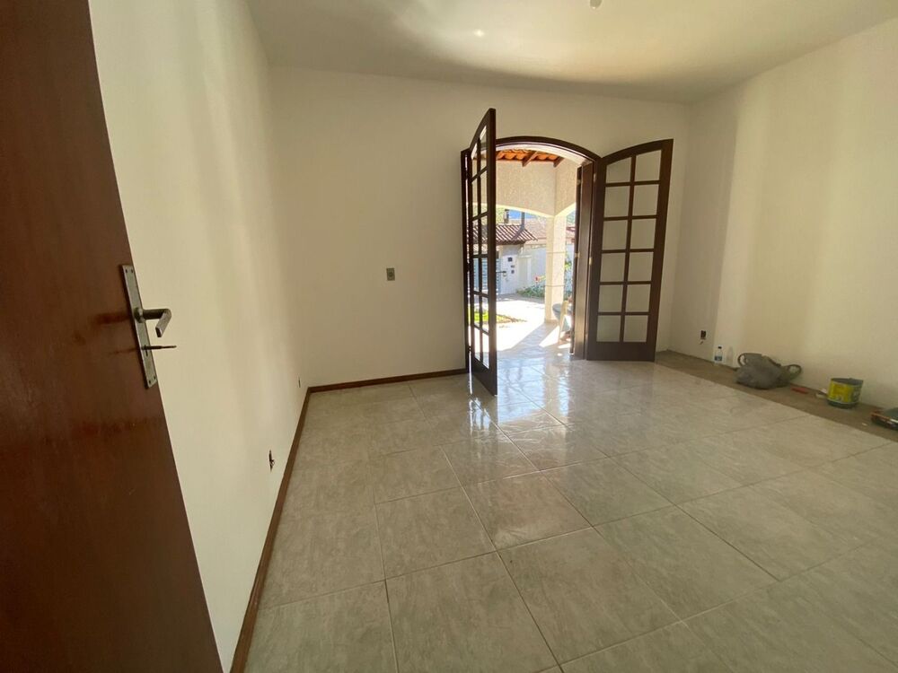 Casa à venda com 3 quartos, 165m² - Foto 3