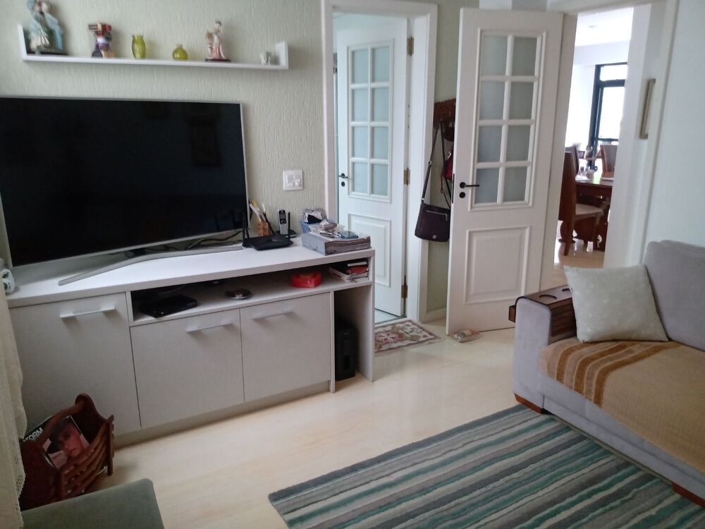 Apartamento à venda com 4 quartos, 200m² - Foto 2