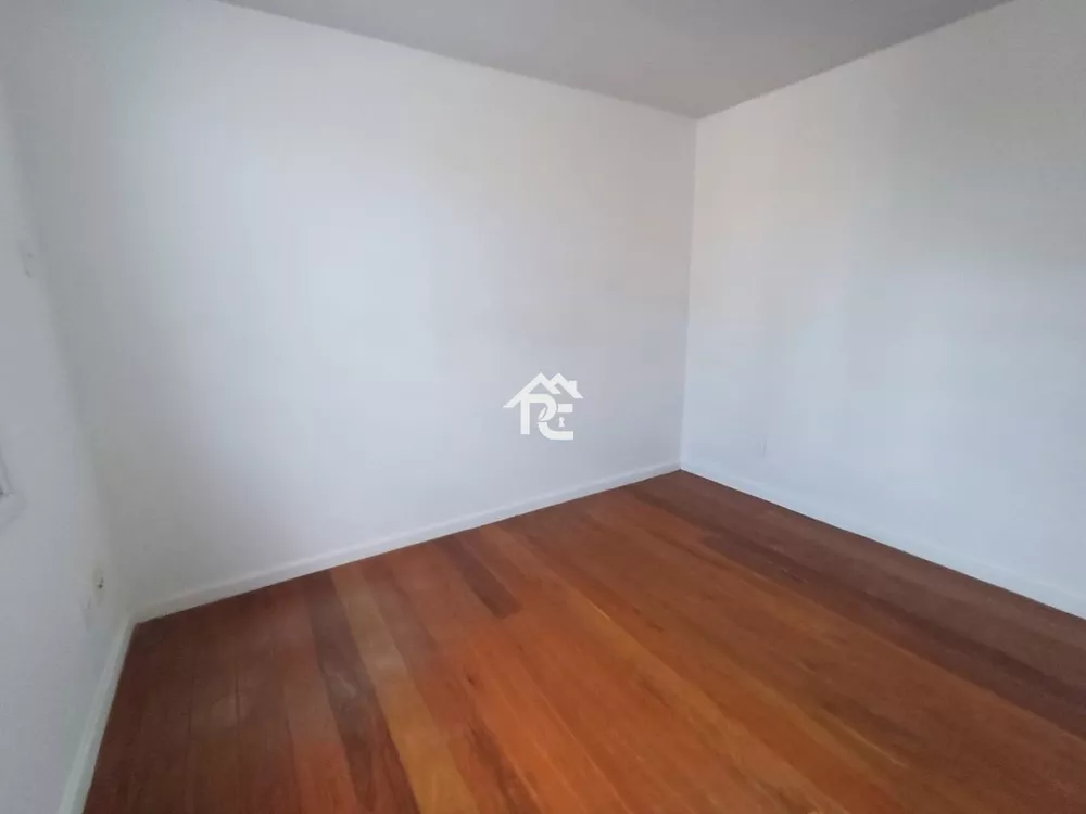 Casa, 4 quartos, 240 m² - Foto 35