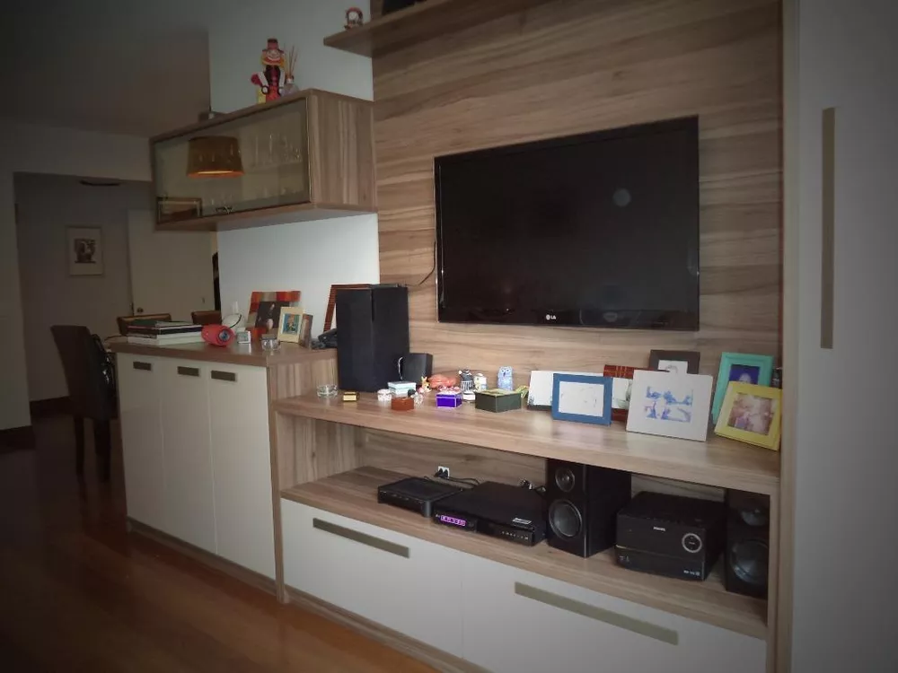 Apartamento à venda com 3 quartos, 140m² - Foto 4