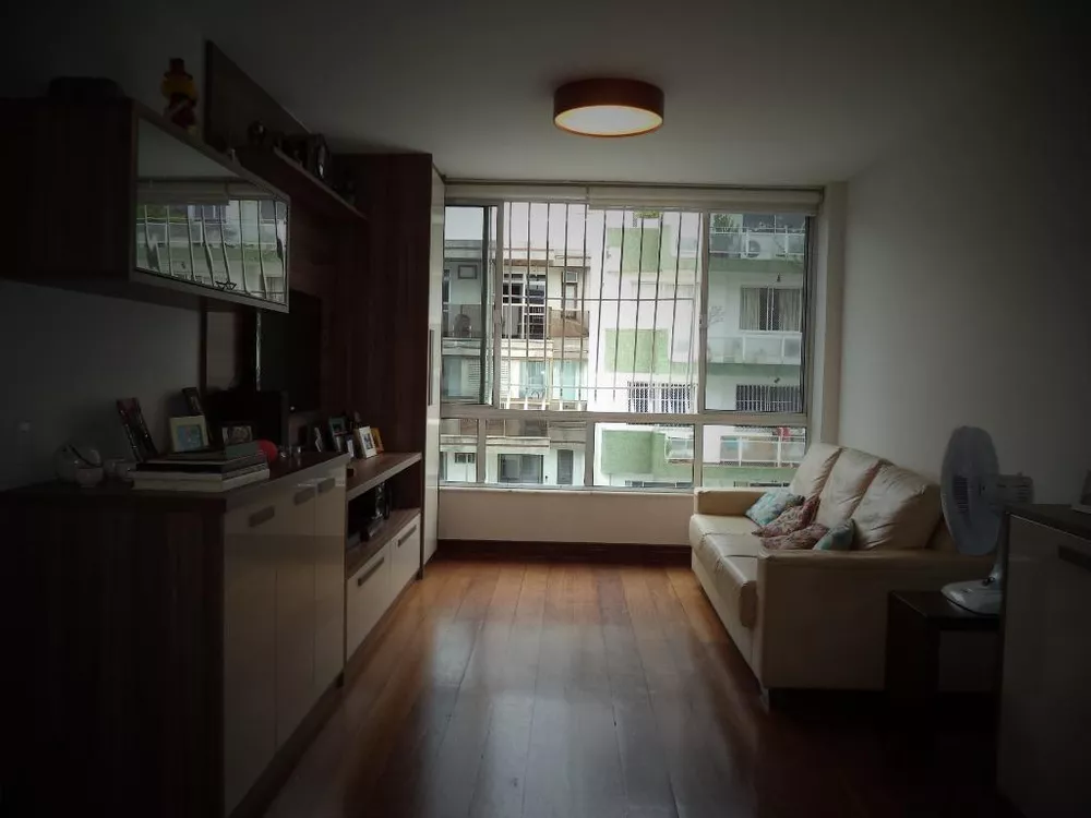 Apartamento à venda com 3 quartos, 140m² - Foto 2