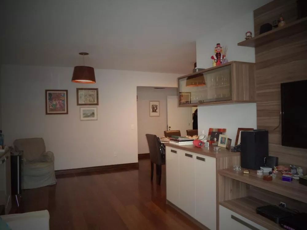 Apartamento à venda com 3 quartos, 140m² - Foto 1