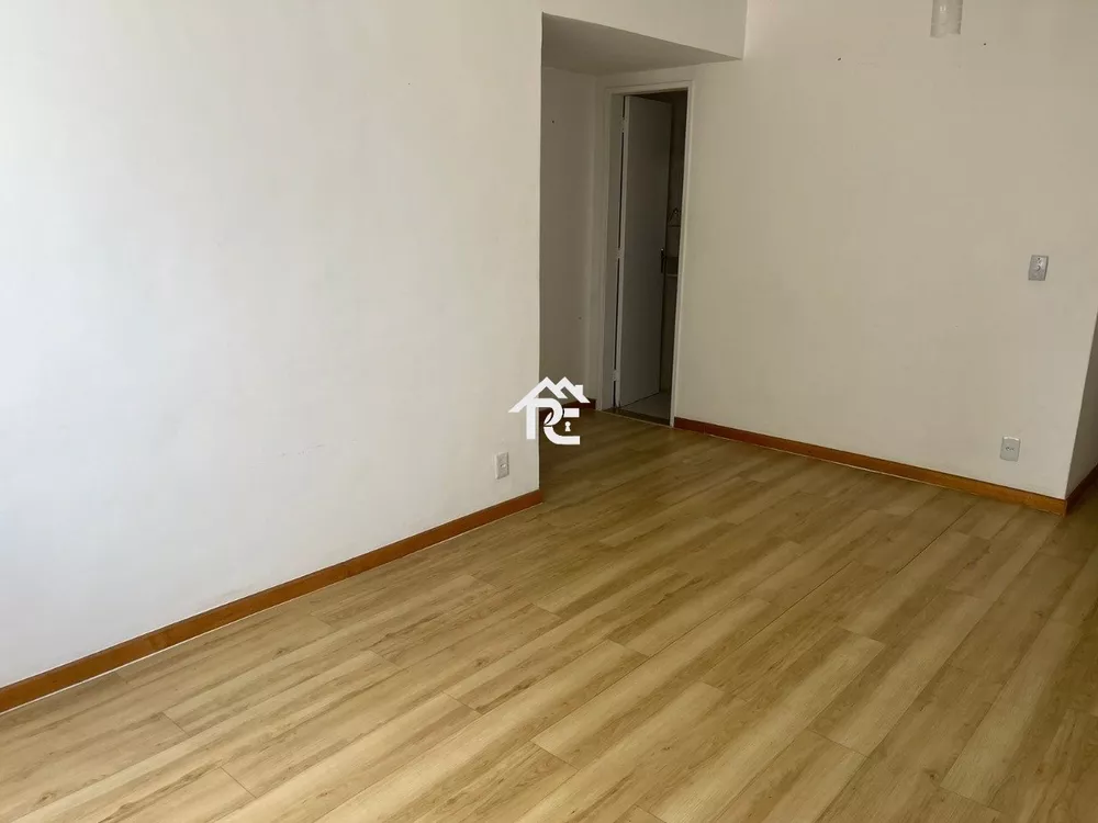 Apartamento à venda com 2 quartos, 69m² - Foto 3