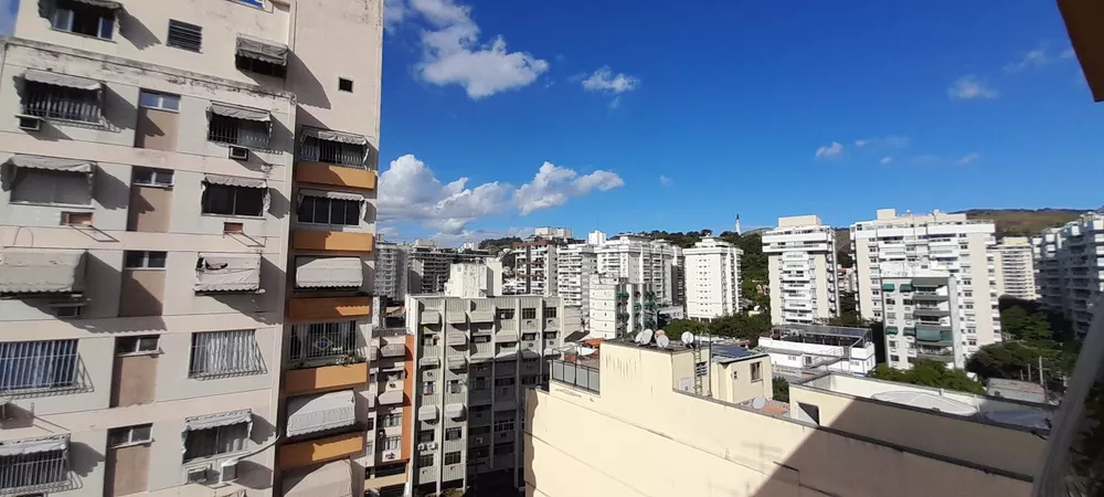 Apartamento à venda com 2 quartos, 75m² - Foto 2