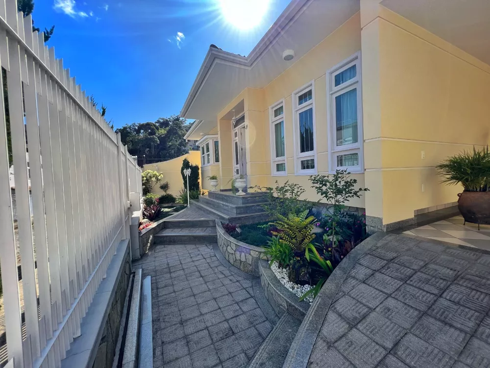 Casa, 5 quartos, 238 m² - Foto 2