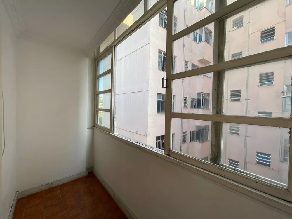 Apartamento à venda com 2 quartos, 70m² - Foto 3