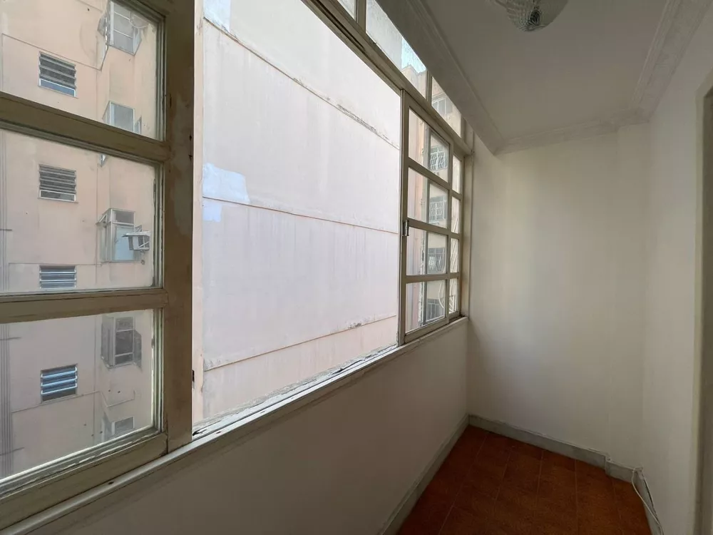 Apartamento à venda com 2 quartos, 70m² - Foto 4