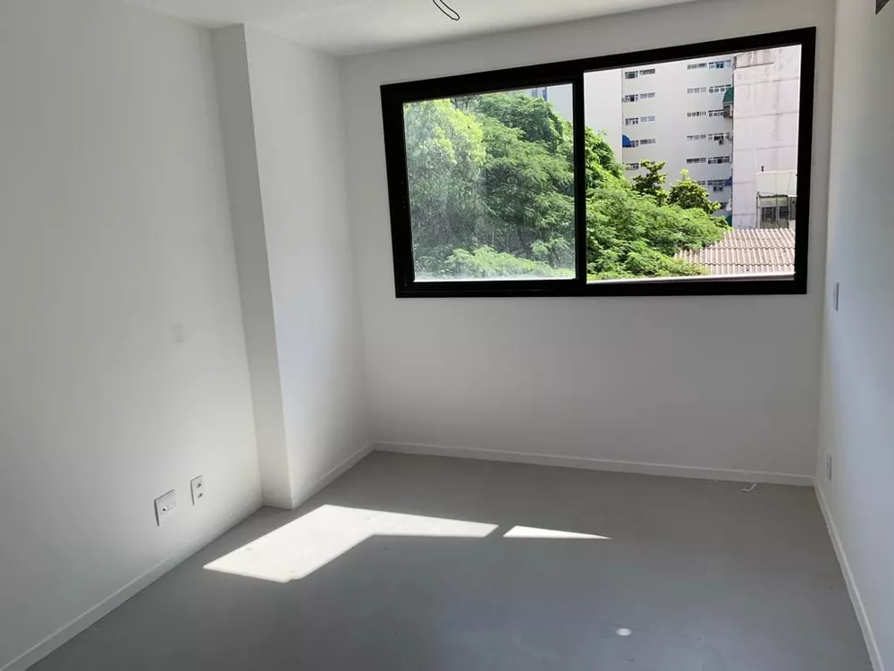 Apartamento à venda com 3 quartos, 107m² - Foto 2