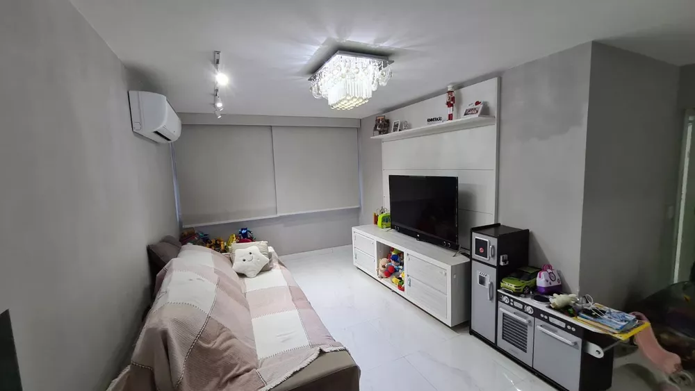 Apartamento à venda com 3 quartos, 135m² - Foto 1