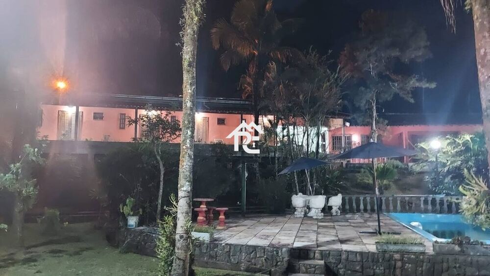 Sítio, 8 quartos, 4000 m² - Foto 1