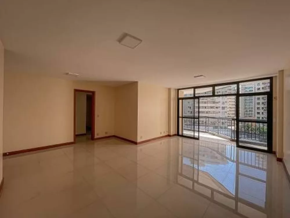 Apartamento à venda com 4 quartos, 150m² - Foto 1