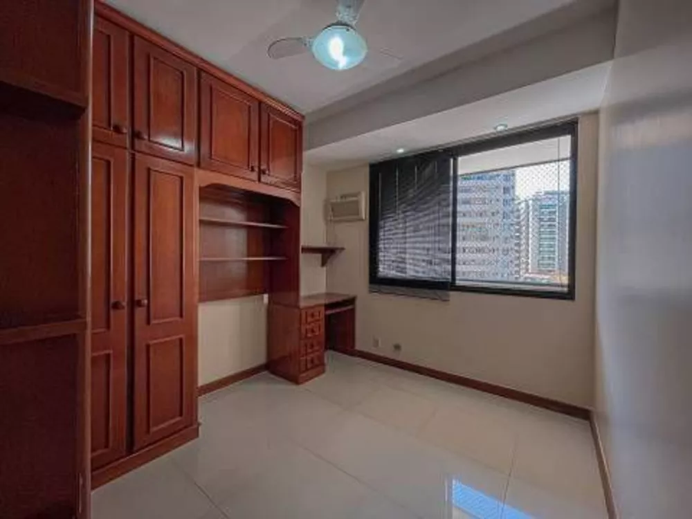 Apartamento à venda com 4 quartos, 150m² - Foto 3