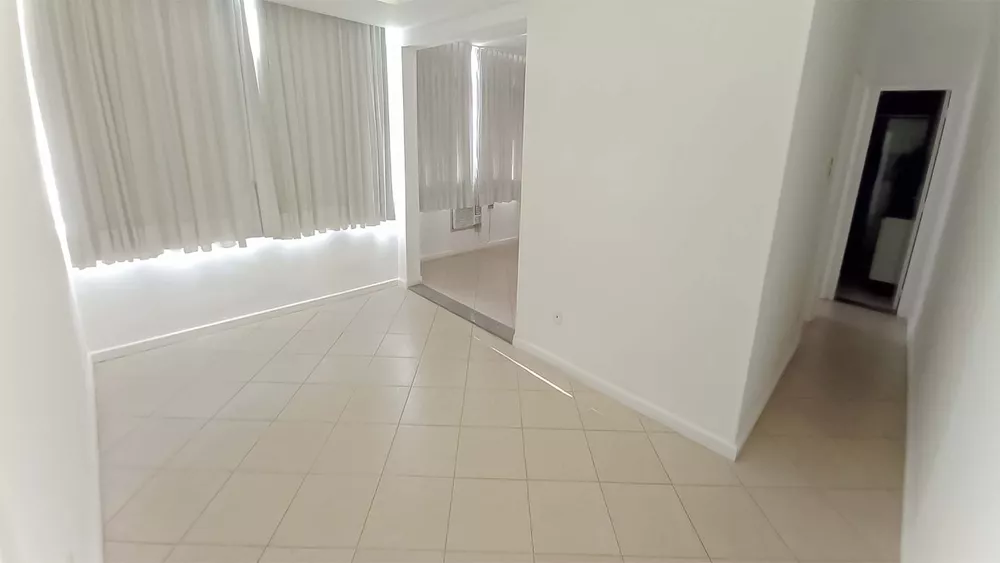 Apartamento à venda com 2 quartos, 70m² - Foto 3