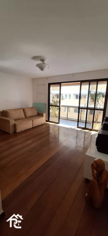 Apartamento à venda com 3 quartos, 137m² - Foto 2