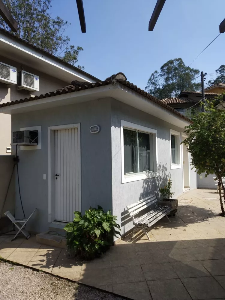 Casa de Condomínio à venda com 3 quartos, 320m² - Foto 1