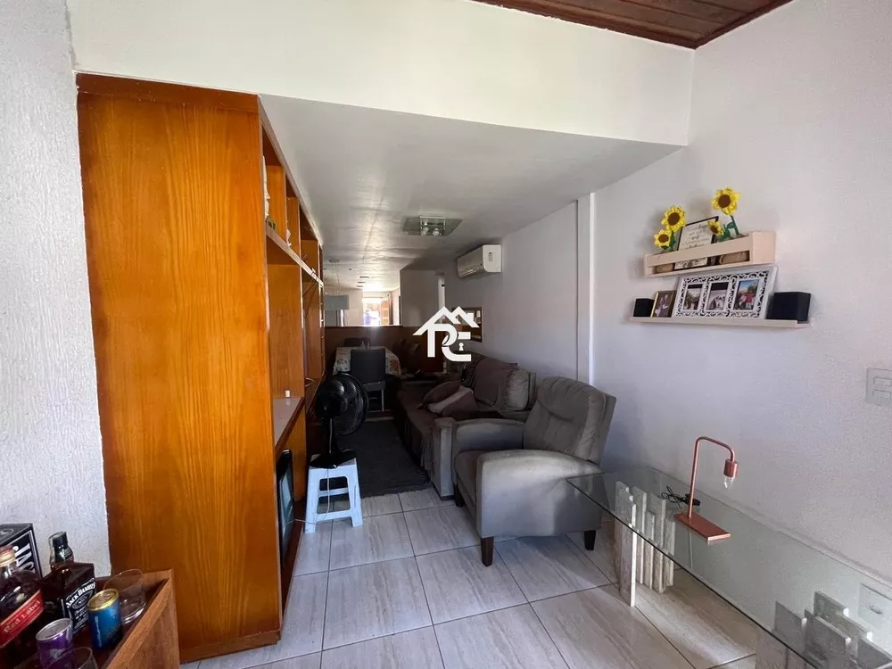 Casa à venda com 3 quartos, 90m² - Foto 4