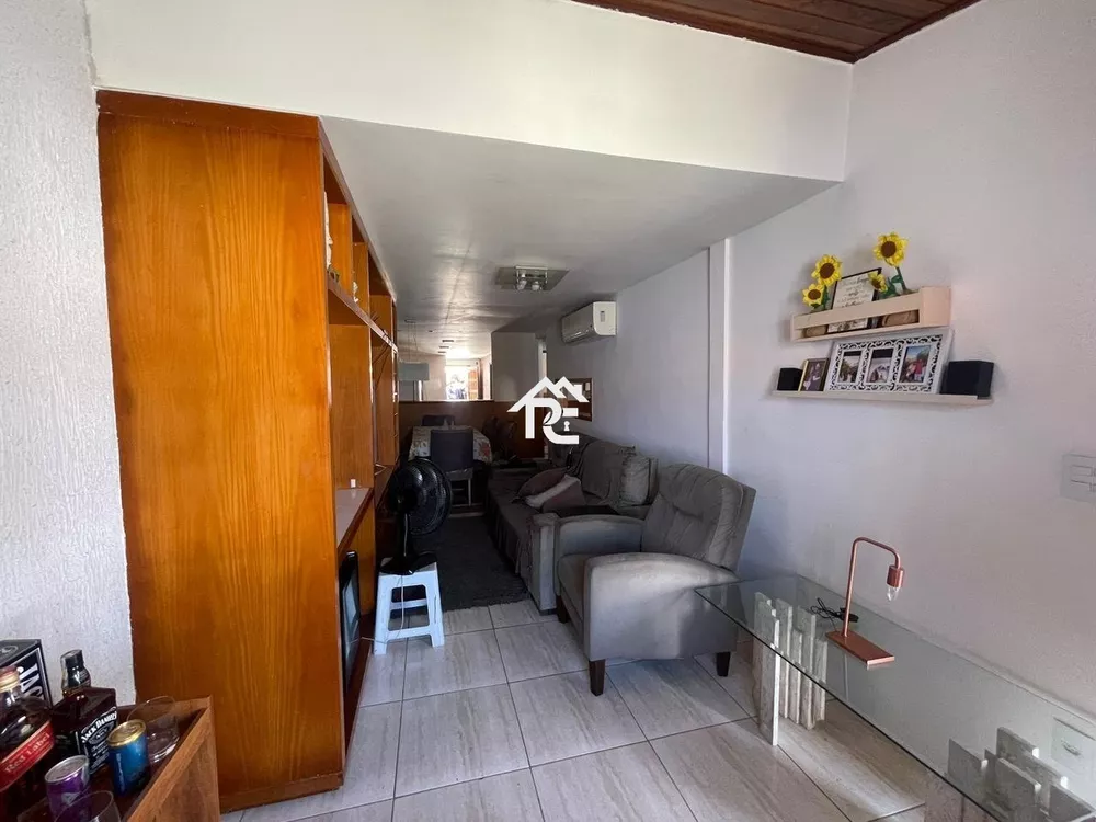 Casa à venda com 3 quartos, 90m² - Foto 3