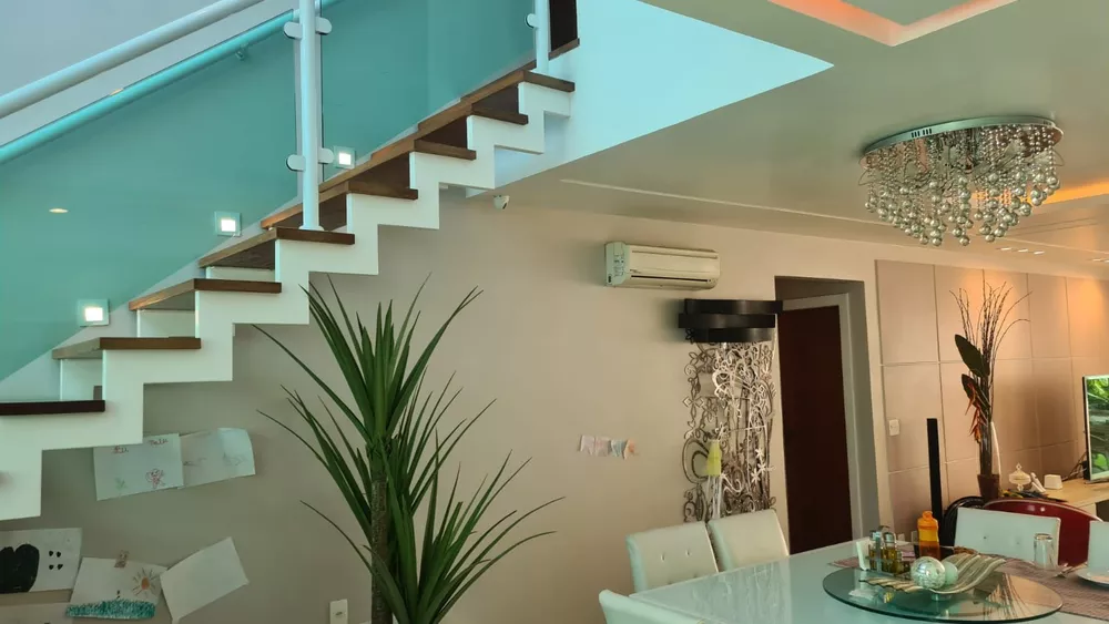 Casa à venda com 3 quartos, 242m² - Foto 5