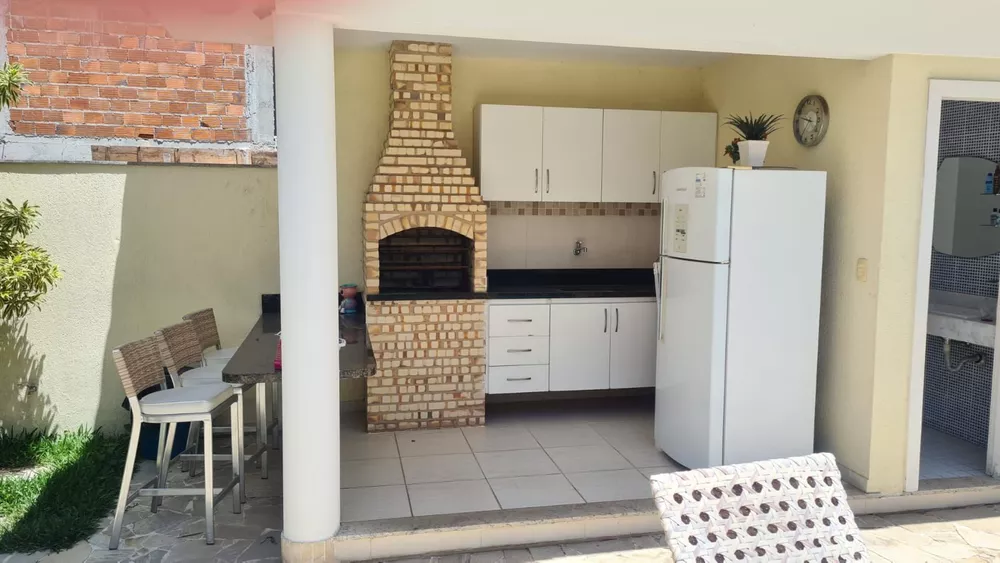 Casa à venda com 3 quartos, 242m² - Foto 22