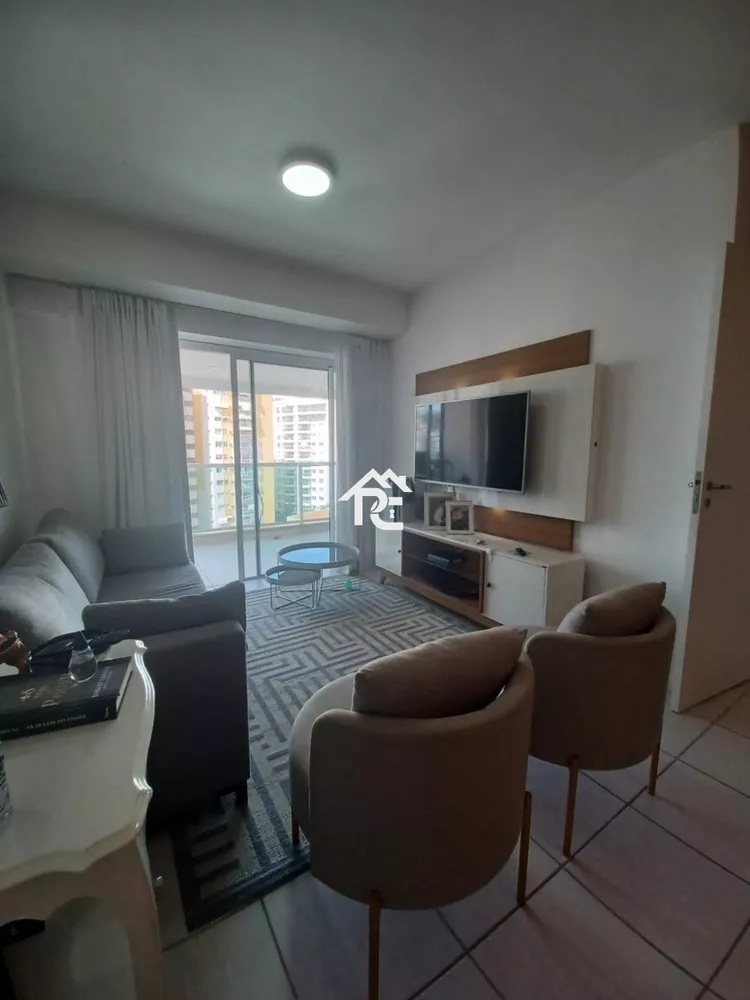 Apartamento à venda com 3 quartos, 130m² - Foto 2