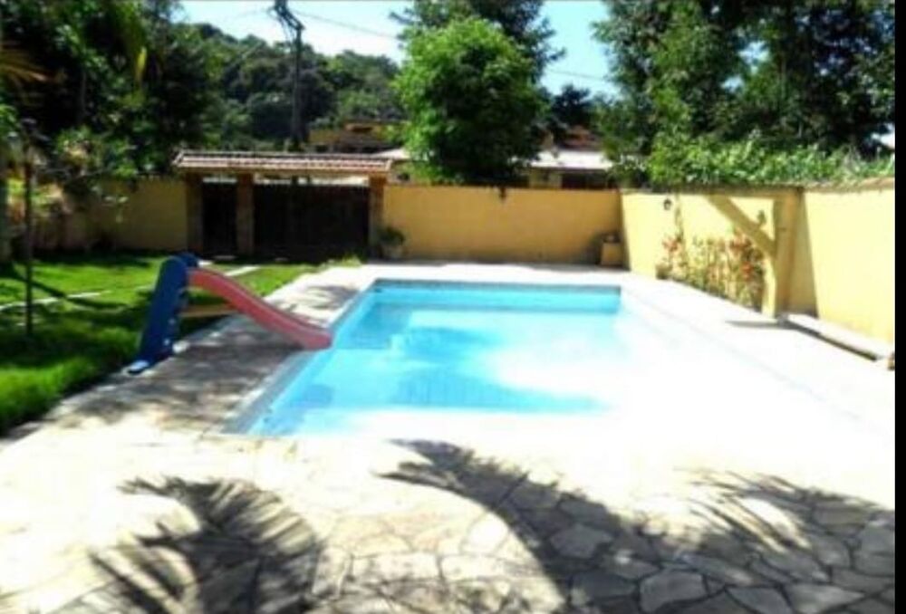 Casa de Condomínio à venda com 4 quartos, 220m² - Foto 2