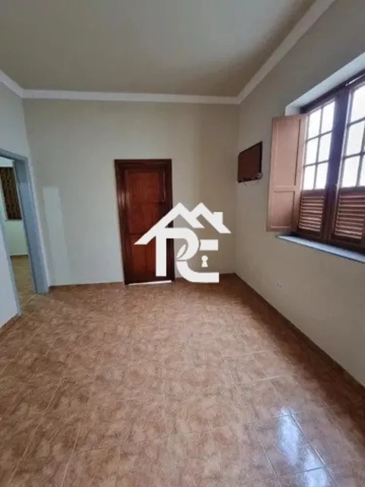 Casa à venda com 3 quartos, 180m² - Foto 3