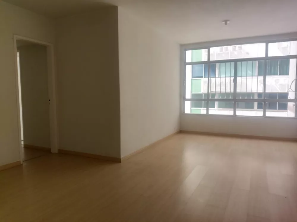 Apartamento à venda com 3 quartos, 110m² - Foto 1