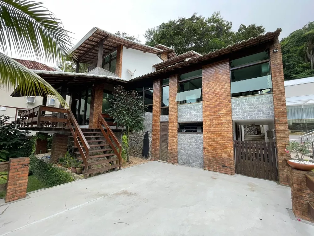 Casa de Condomínio à venda com 4 quartos, 378m² - Foto 2