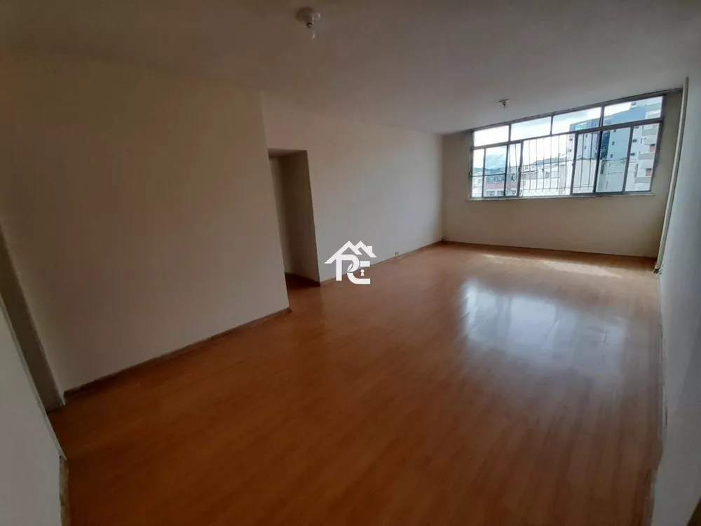 Apartamento à venda com 3 quartos, 120m² - Foto 1