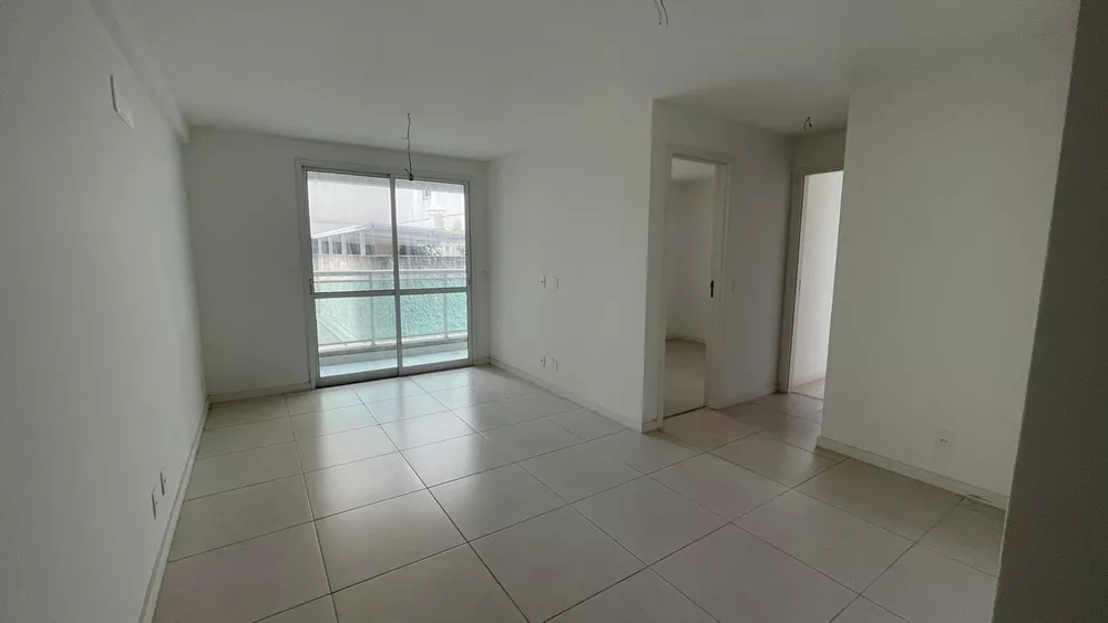 Apartamento à venda com 2 quartos, 72m² - Foto 3