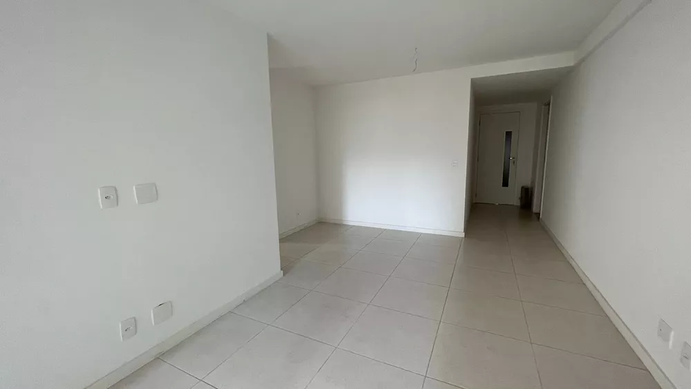 Apartamento à venda com 2 quartos, 72m² - Foto 4