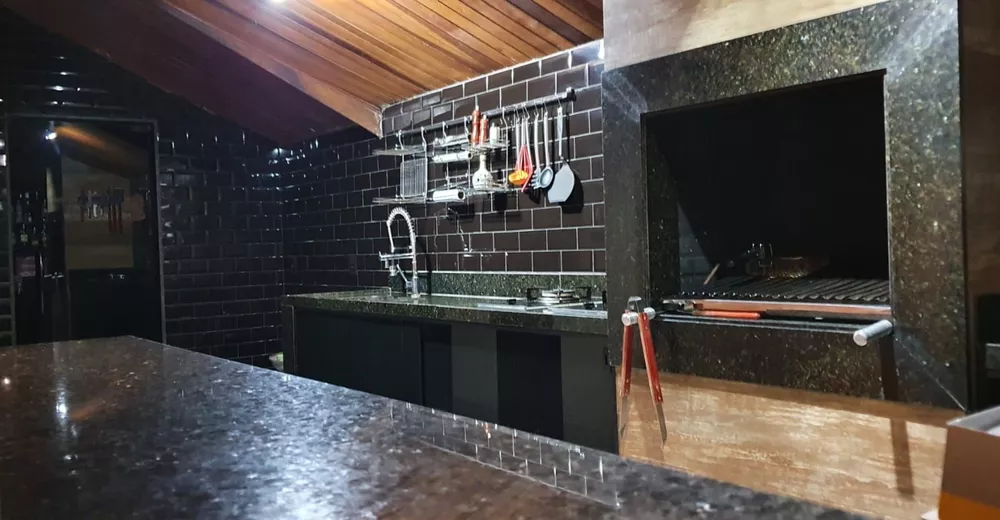 Casa, 4 quartos, 240 m² - Foto 33