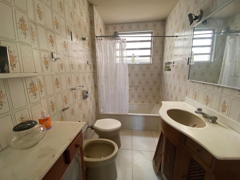 Apartamento à venda com 3 quartos, 140m² - Foto 2