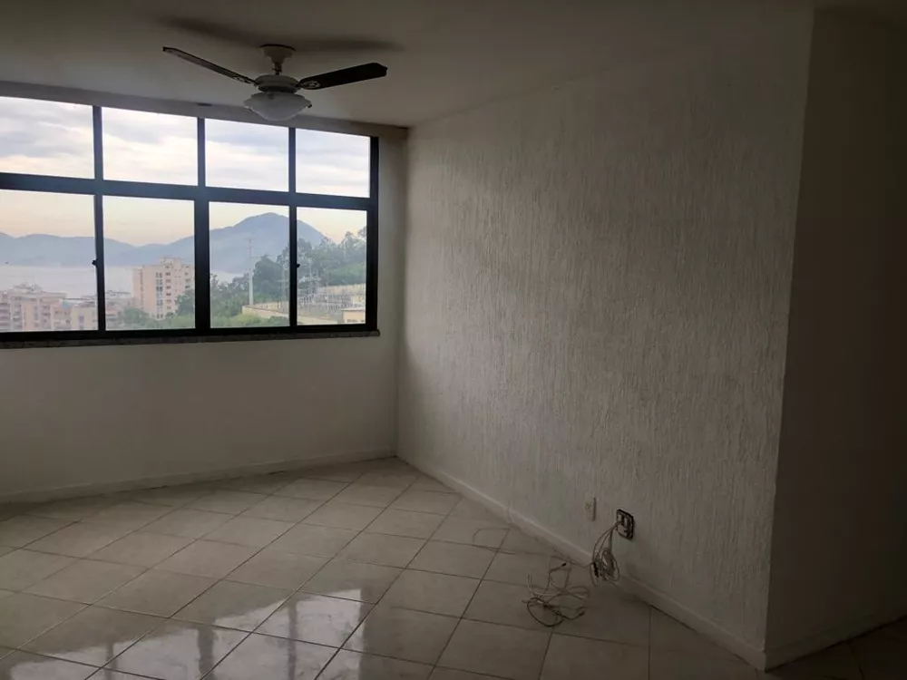 Apartamento à venda com 2 quartos, 60m² - Foto 1