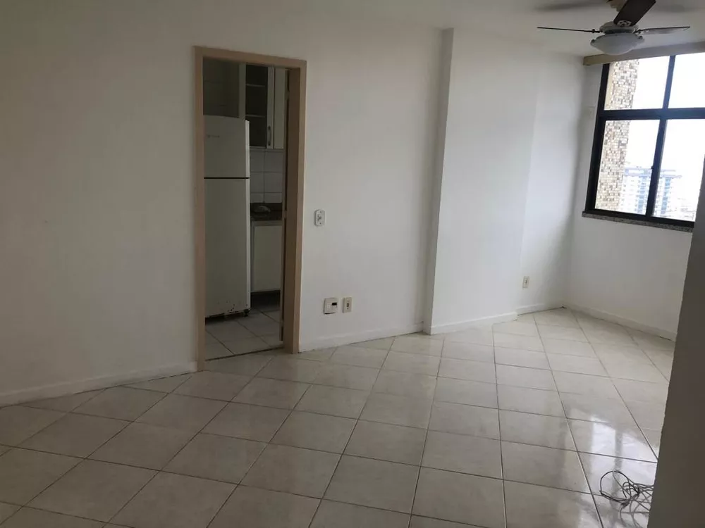 Apartamento à venda com 2 quartos, 60m² - Foto 4